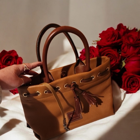 Genuine Dooney & Bourke Wakefield Tassel Bag. - Picture 6 of 9